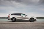 Volvo V60 D4 Momemtum 2018 года (UK)
